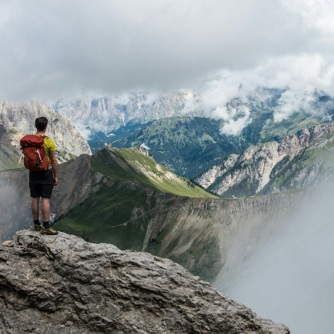 7 Must-Know Hiking Safety Tips For Beginners
