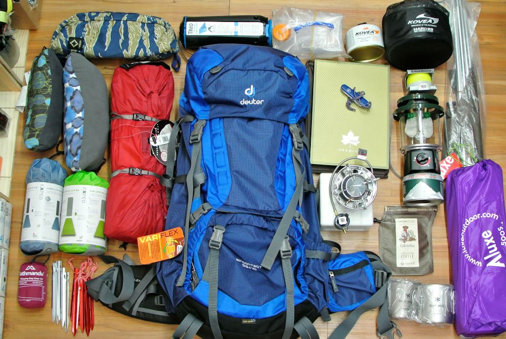 A Guide on How to Pack Light and Travel Smart